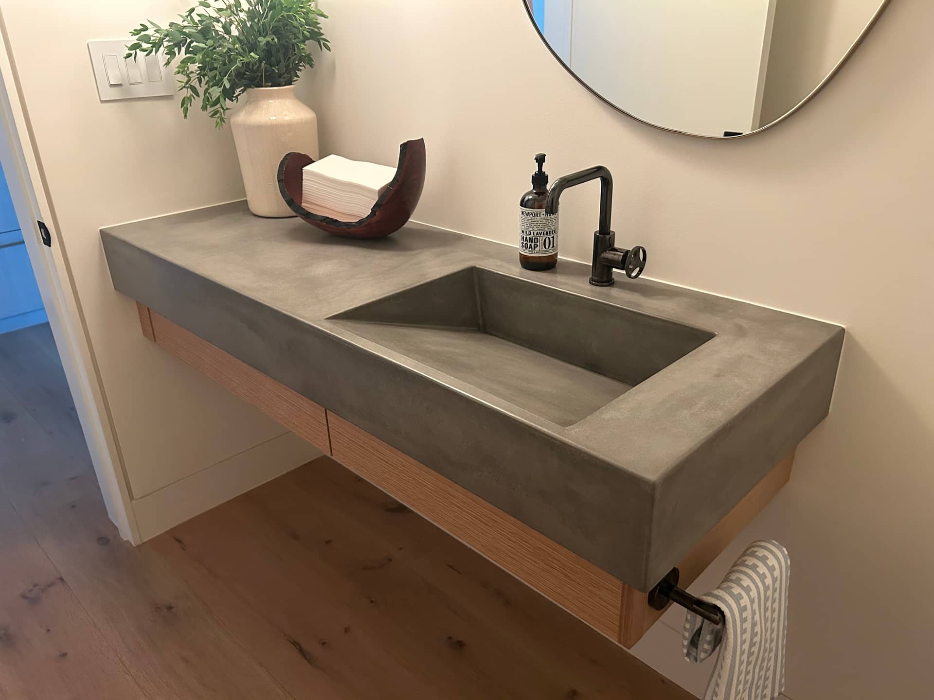 Precast concrete vanity with custom edge profile